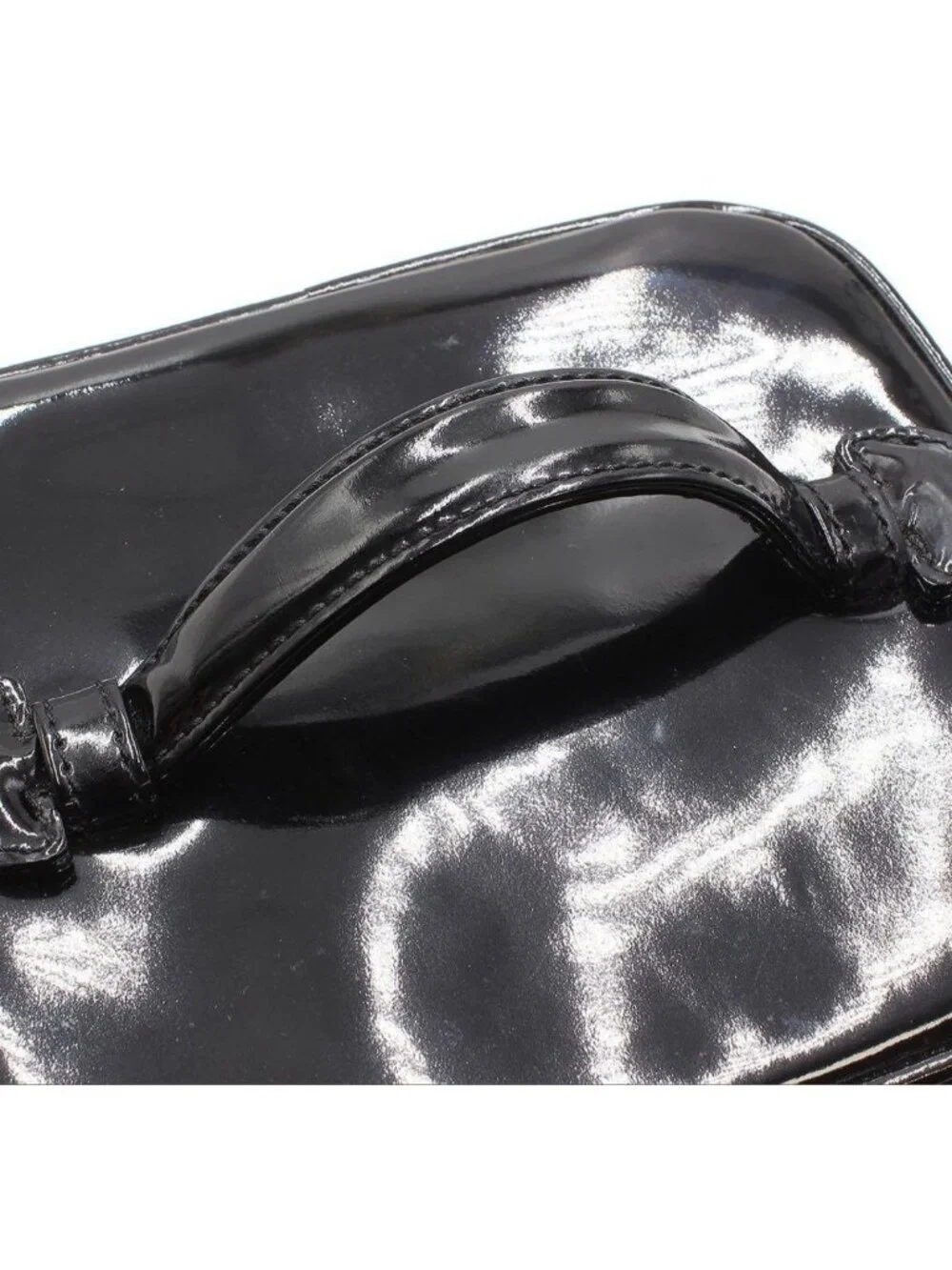 Chanel CC Logo Patent Leather Vanity